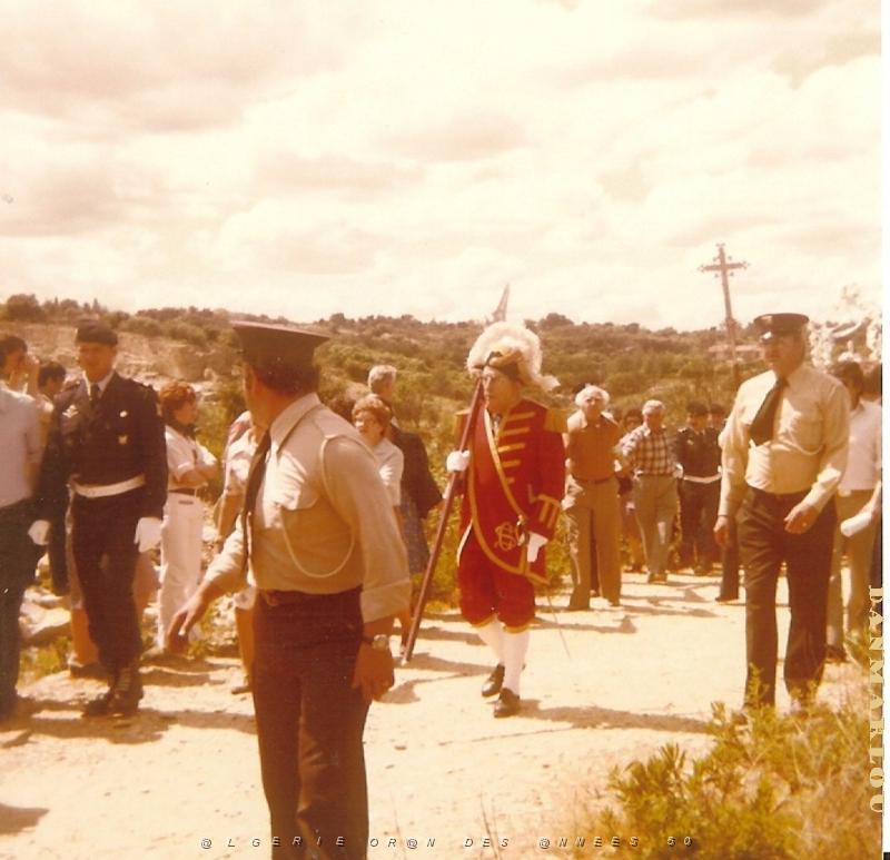 FAMILLE 028 NIMES 1979  JOIE DE RETROUVER LE SUISSE TANT CRAINT AUX OFFICES A ORAN.jpg
